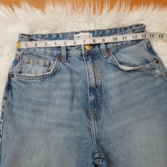 ZARA HI-RISE Distressed Jeans Color Light Blue Wash, SIZE 6.... - Picture 10 of 16